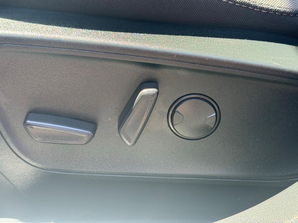 used 2022 Ford Escape car, priced at $25,900