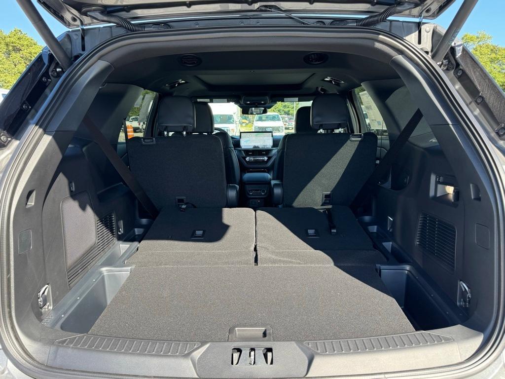 new 2025 Ford Explorer car, priced at $49,875