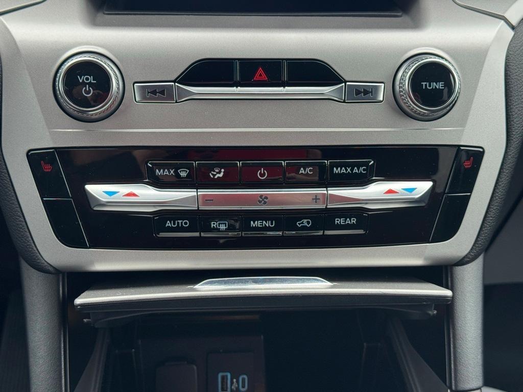 used 2022 Ford Explorer car, priced at $31,900