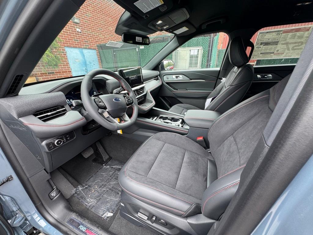 new 2025 Ford Explorer car