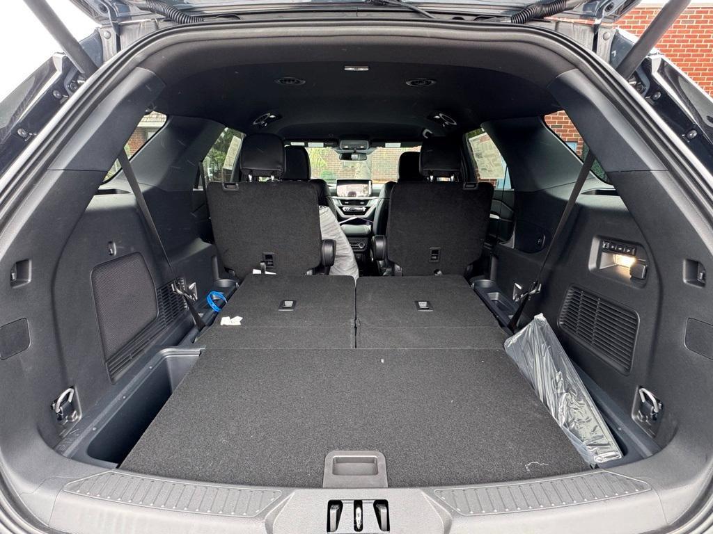 new 2025 Ford Explorer car