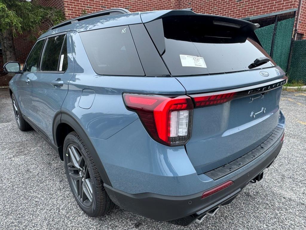 new 2025 Ford Explorer car