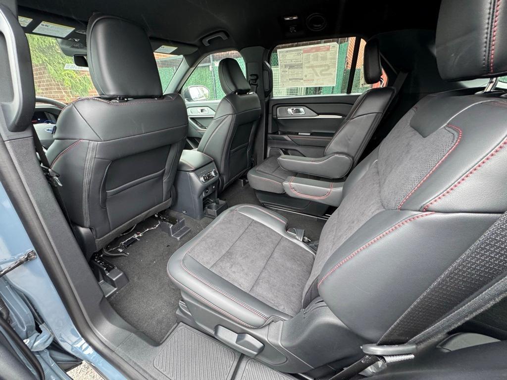 new 2025 Ford Explorer car