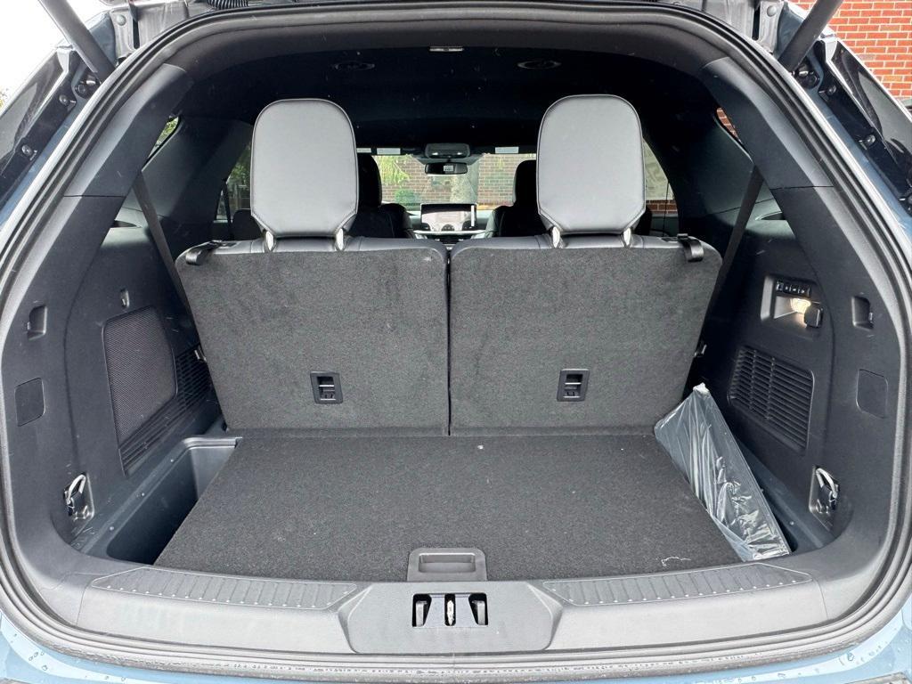 new 2025 Ford Explorer car