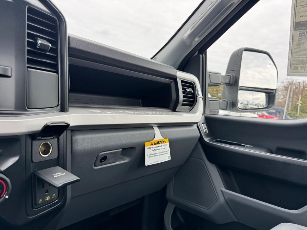 new 2025 Ford F-250 car, priced at $52,690