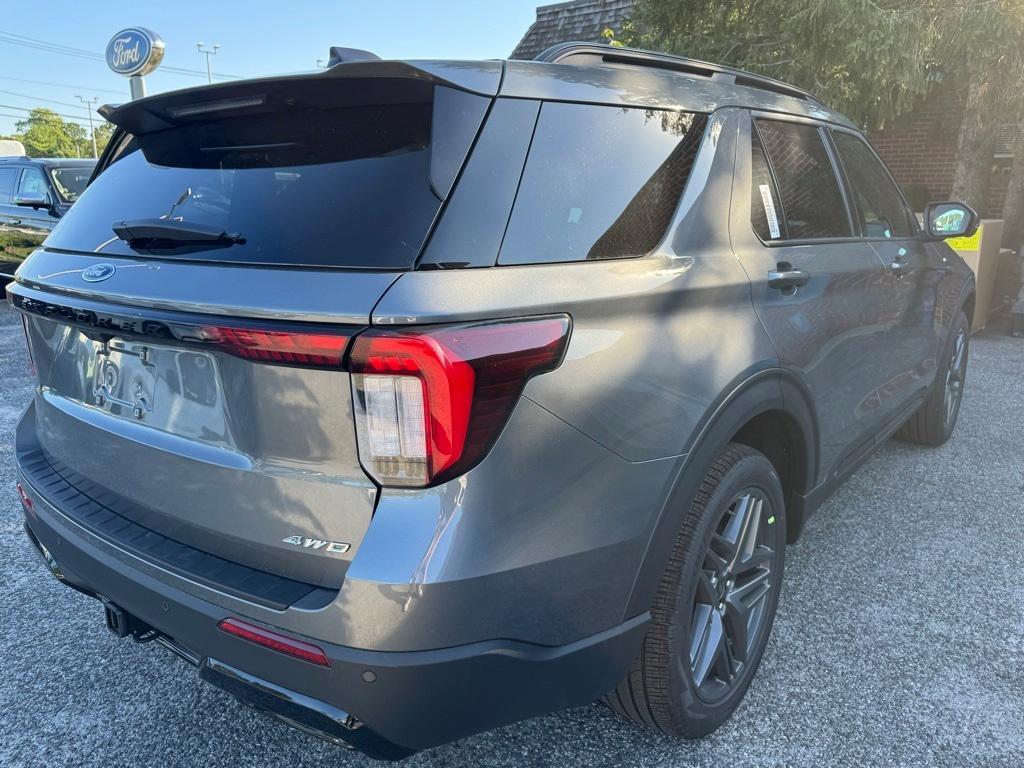 new 2025 Ford Explorer car, priced at $47,775