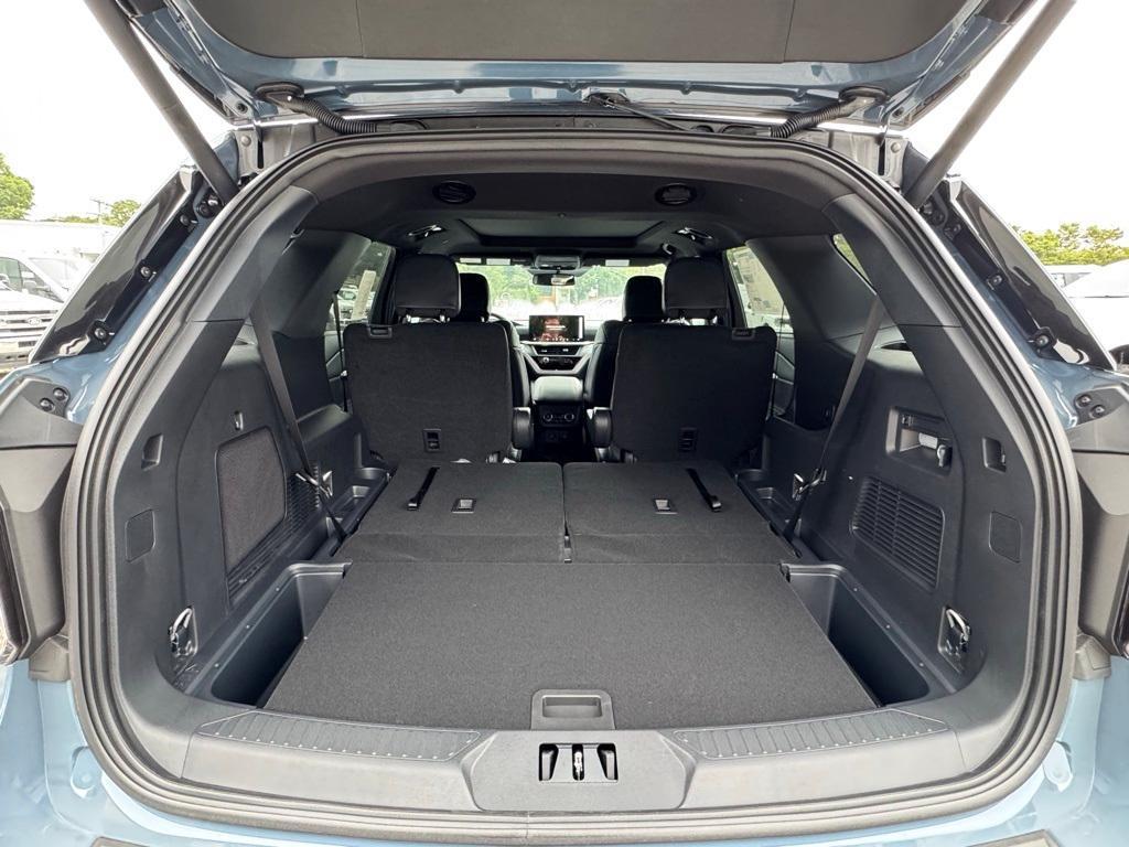 new 2025 Ford Explorer car, priced at $51,325