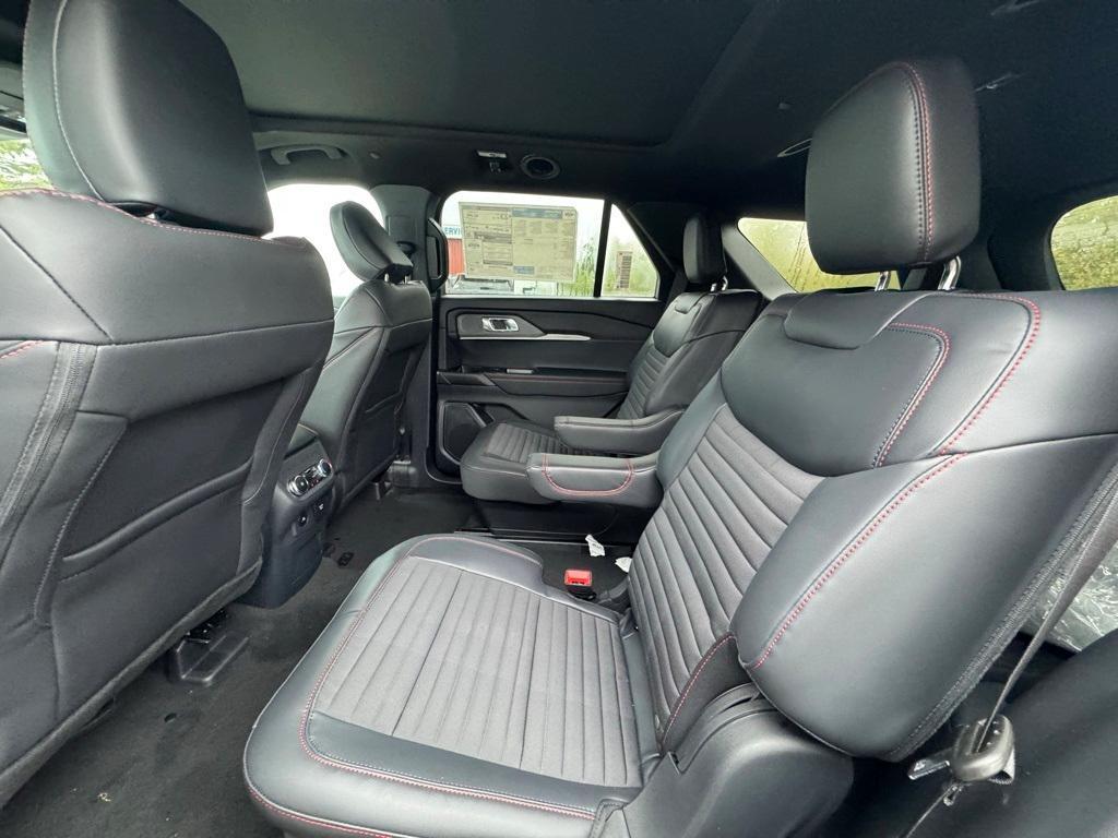 new 2025 Ford Explorer car, priced at $51,365