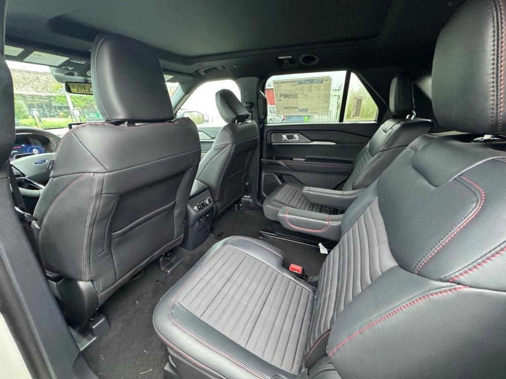 new 2025 Ford Explorer car, priced at $51,365