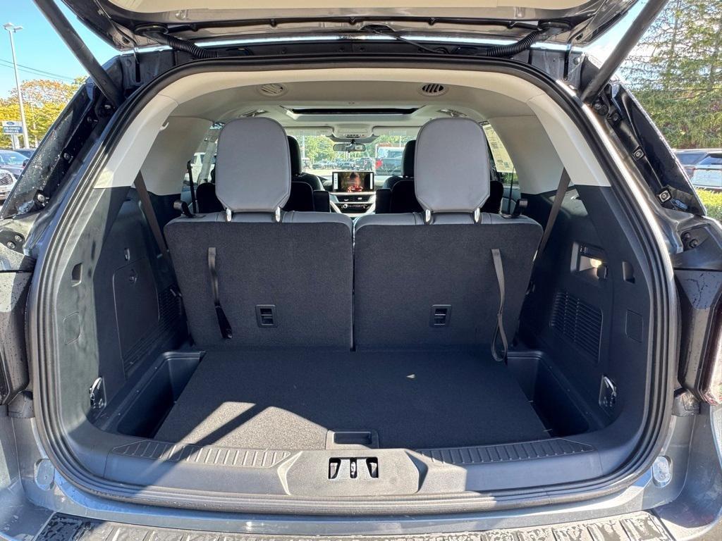 new 2025 Ford Explorer car, priced at $49,455