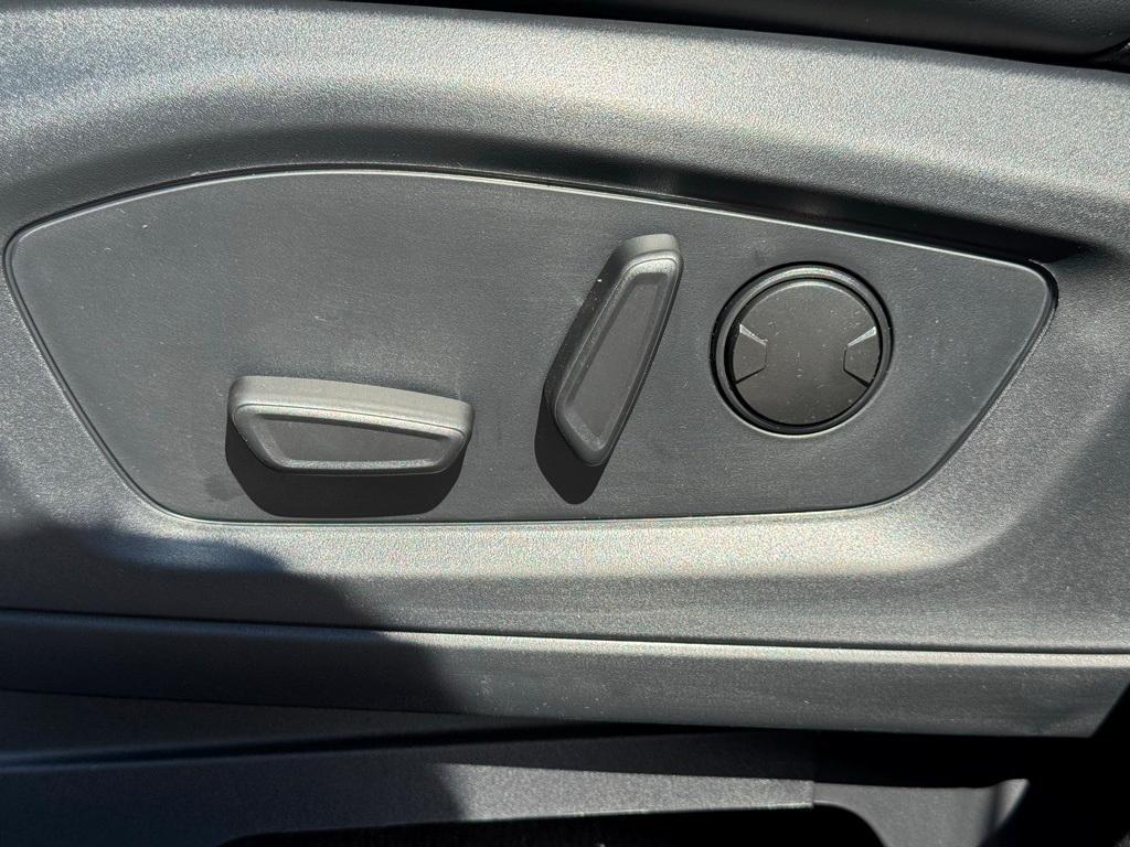 new 2025 Ford Explorer car, priced at $48,215
