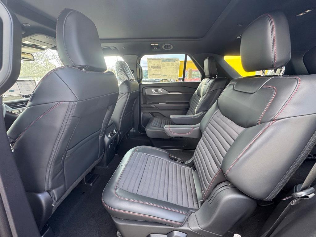 new 2025 Ford Explorer car