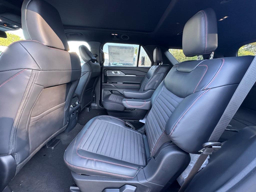 new 2025 Ford Explorer car, priced at $51,565