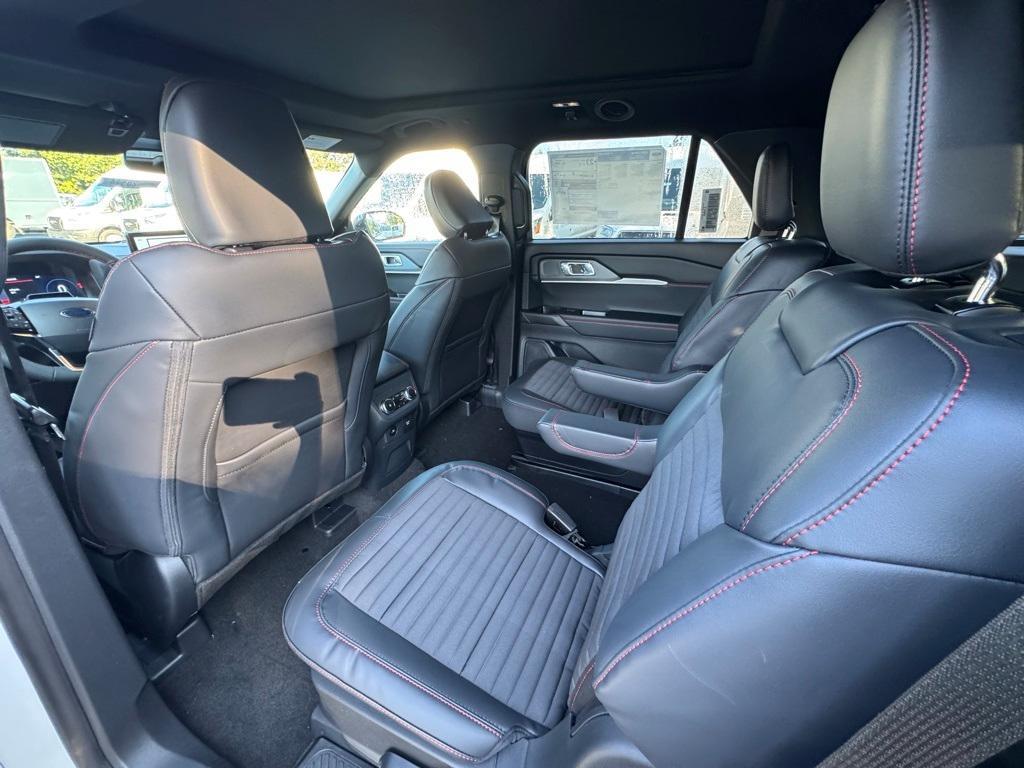 new 2025 Ford Explorer car, priced at $51,565