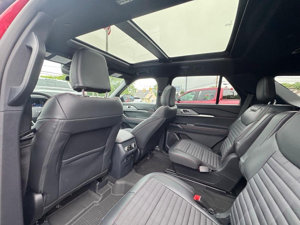 new 2025 Ford Explorer car
