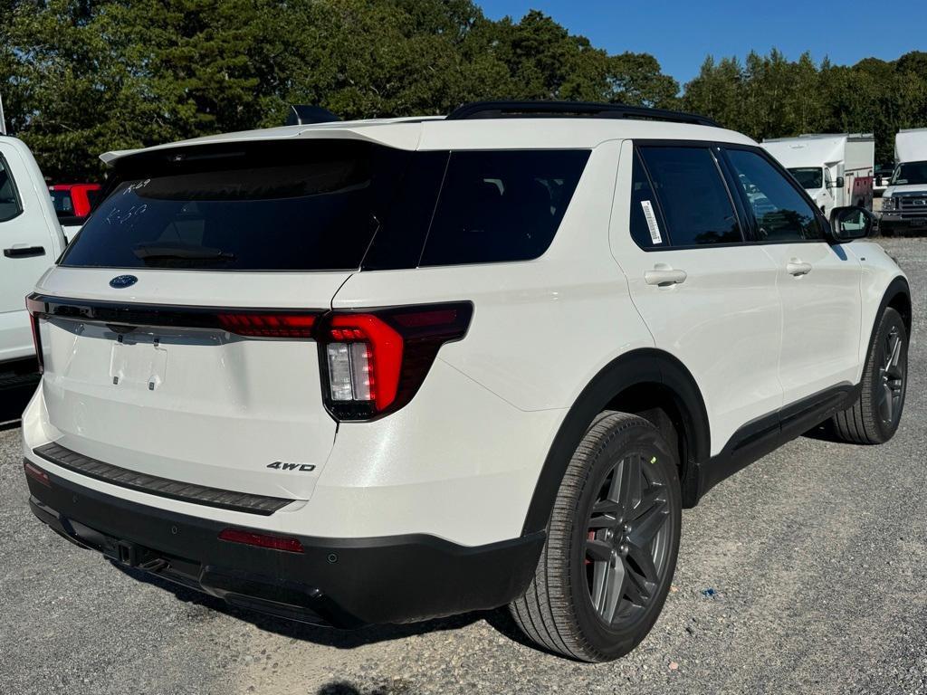 new 2025 Ford Explorer car, priced at $51,725