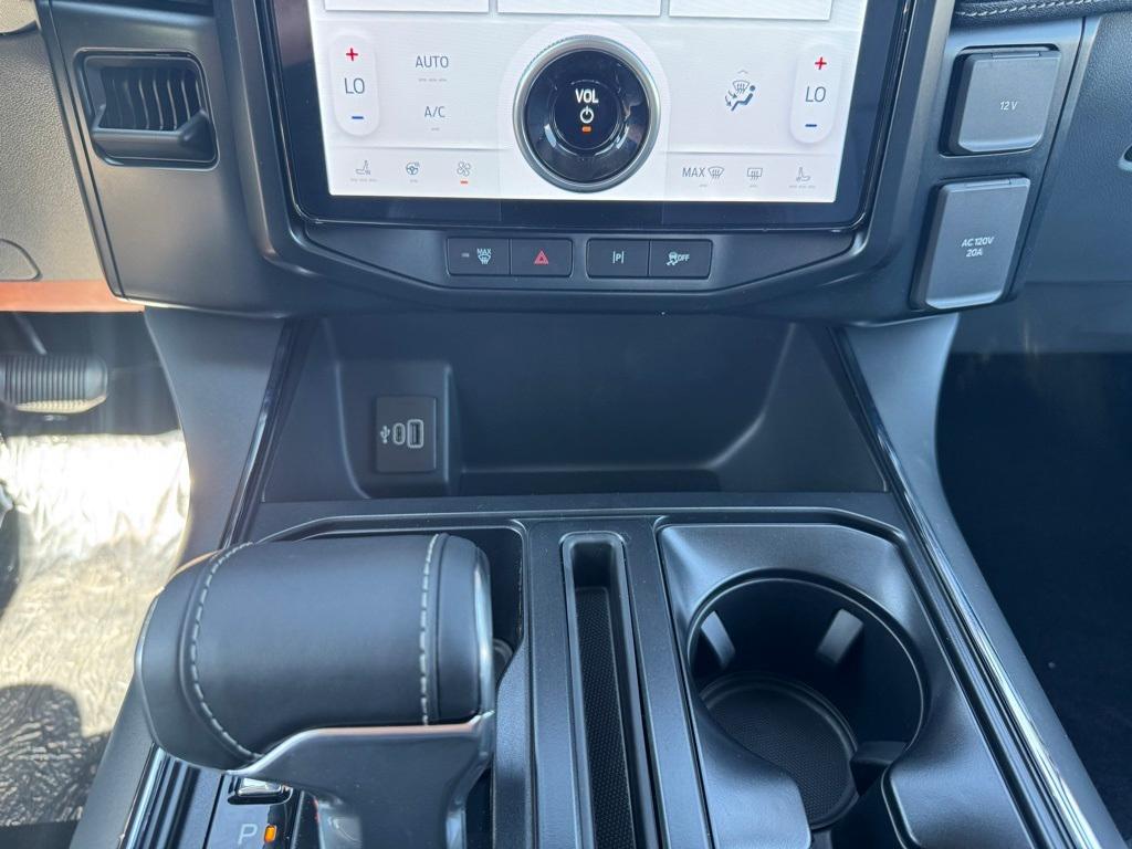 new 2025 Ford F-150 Lightning car