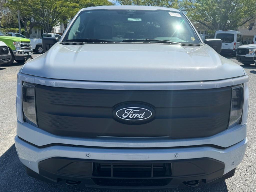 new 2025 Ford F-150 Lightning car