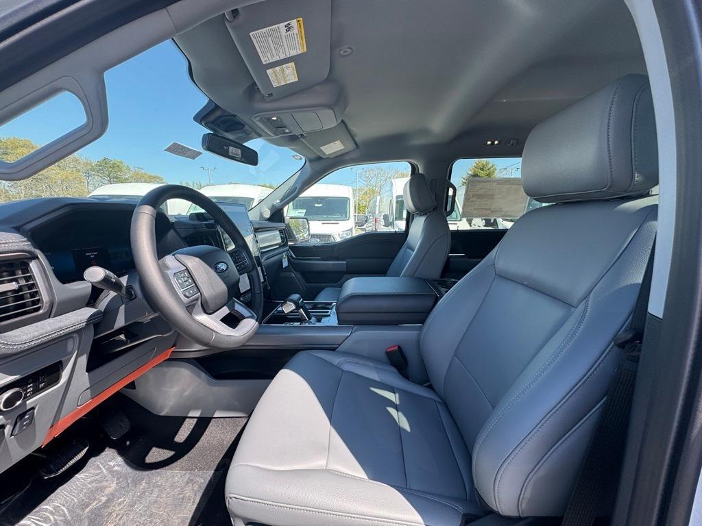 new 2025 Ford F-150 Lightning car
