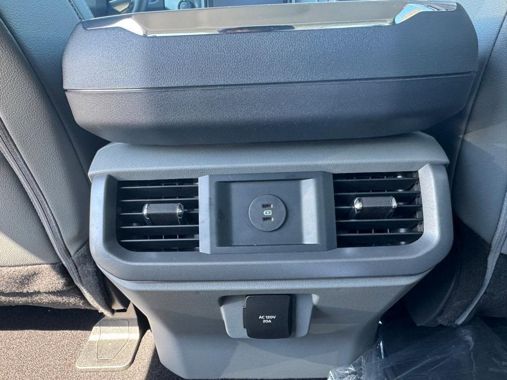 new 2025 Ford F-150 Lightning car