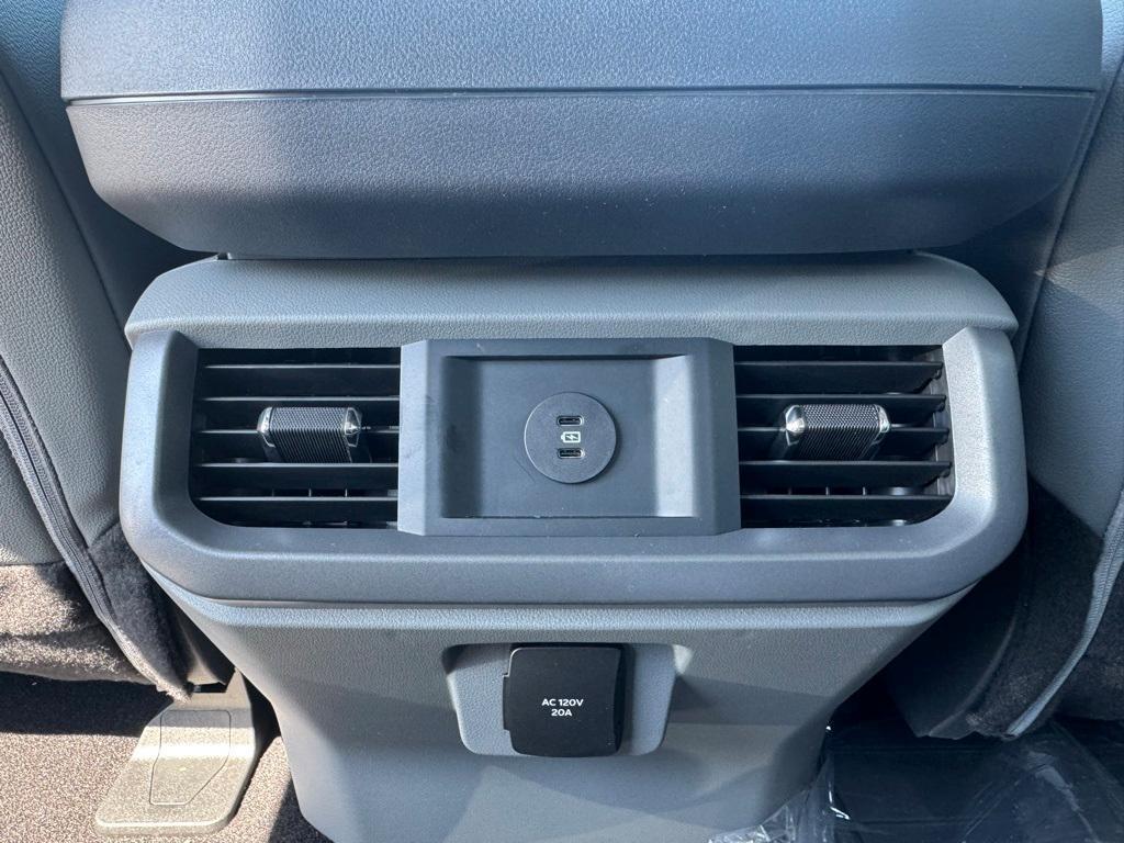 new 2025 Ford F-150 Lightning car