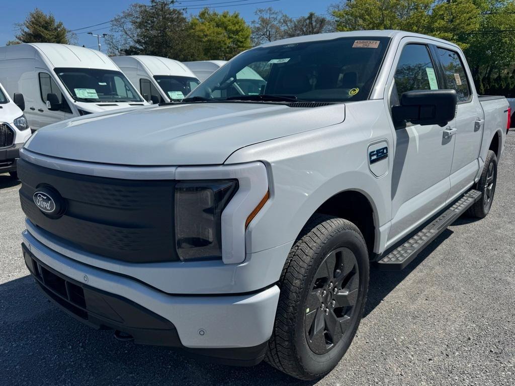 new 2025 Ford F-150 Lightning car