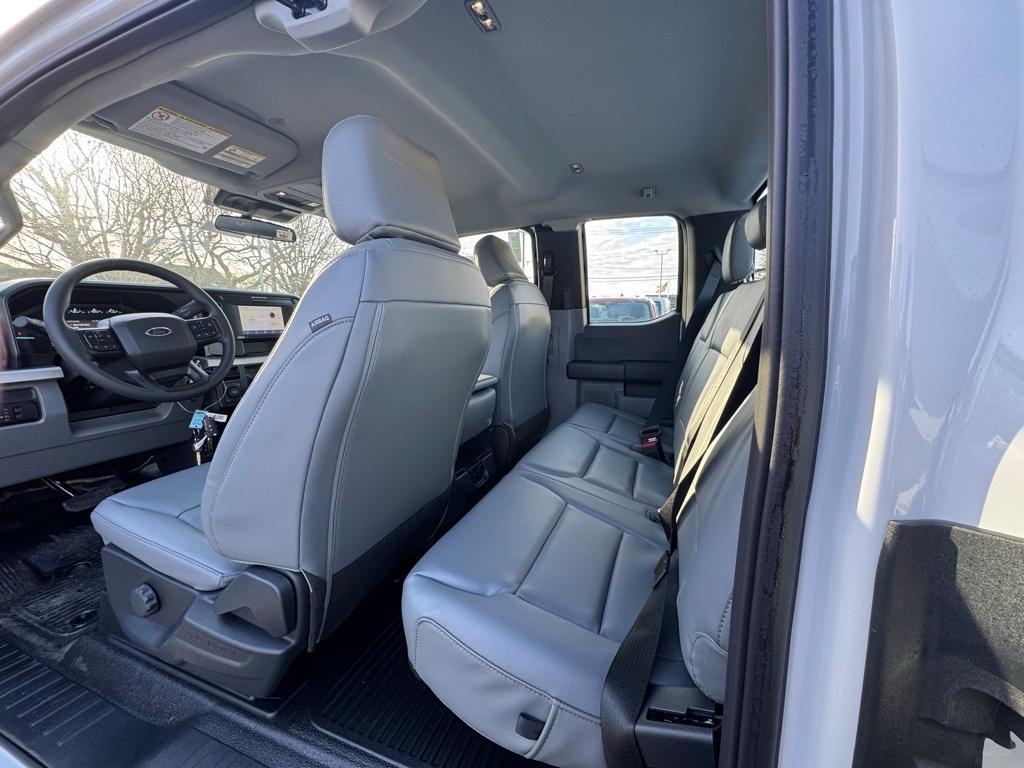 new 2025 Ford F-250 car