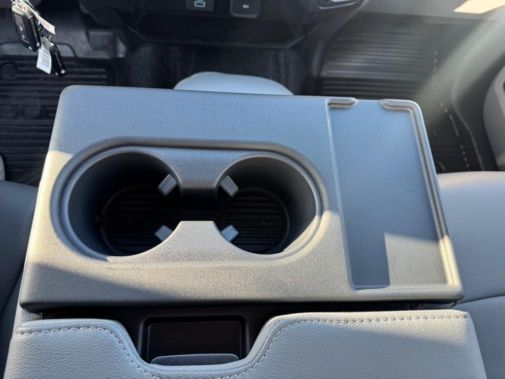 new 2025 Ford F-250 car