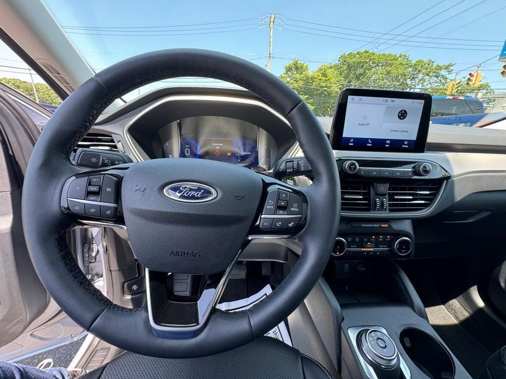 used 2022 Ford Escape car, priced at $25,700