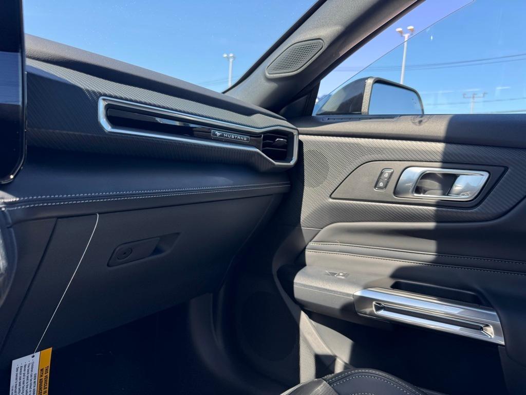new 2025 Ford Mustang car