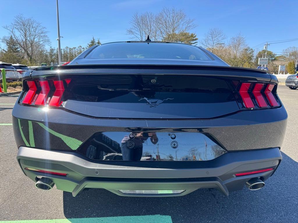 new 2025 Ford Mustang car