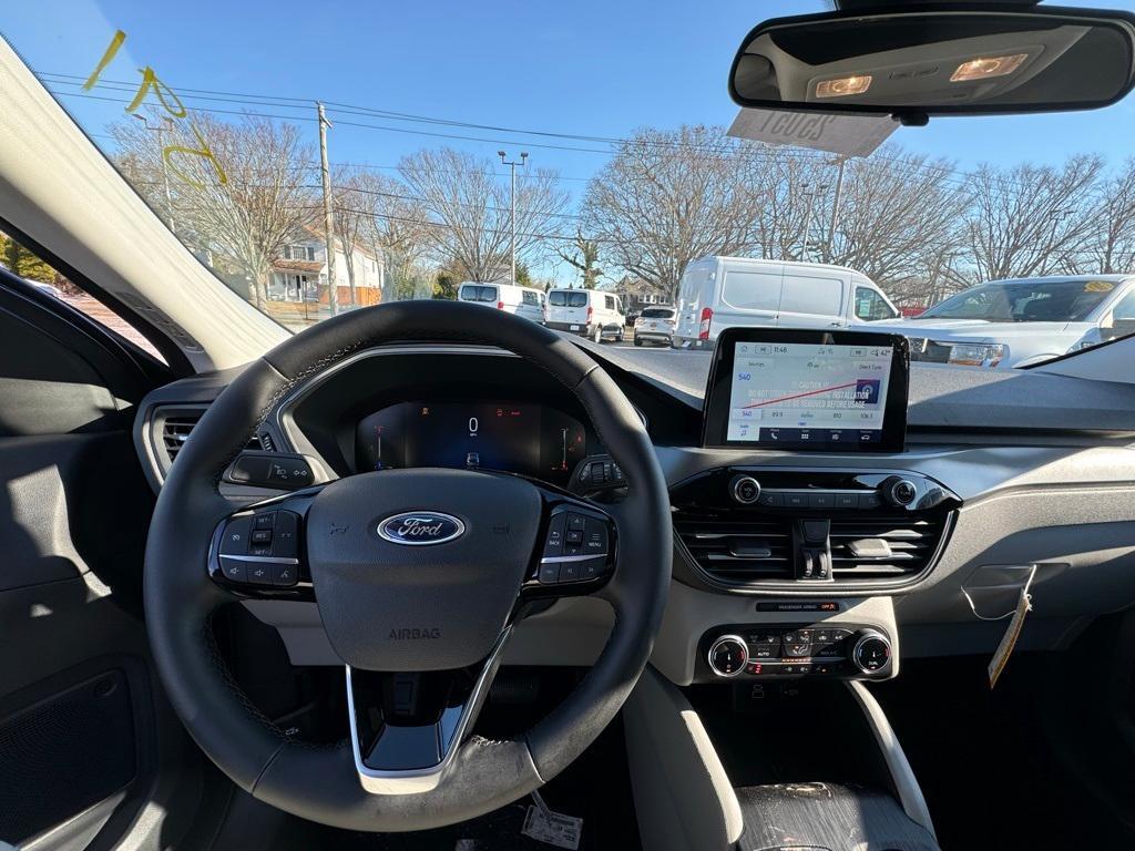 new 2025 Ford Escape car, priced at $30,385