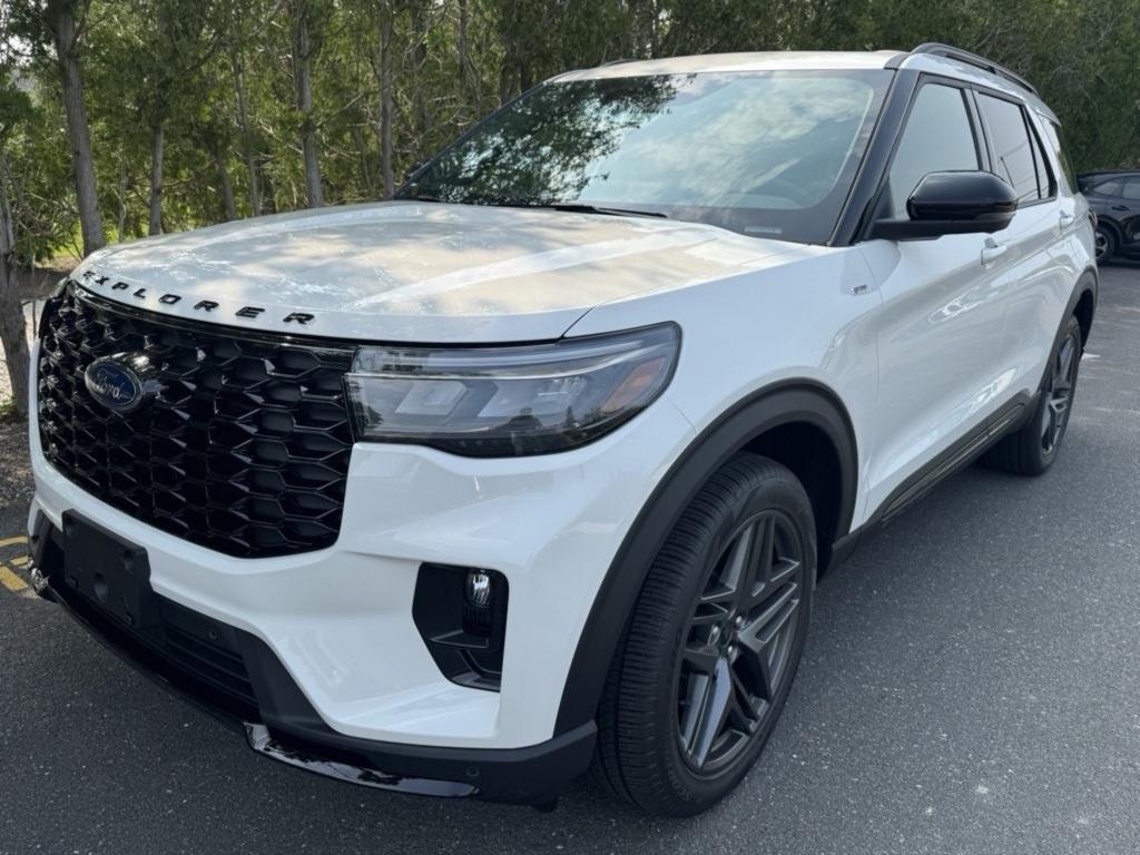 new 2025 Ford Explorer car