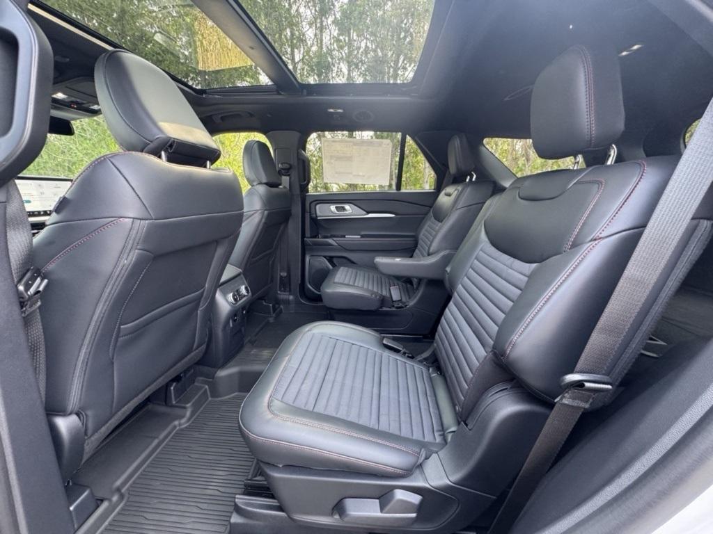 new 2025 Ford Explorer car