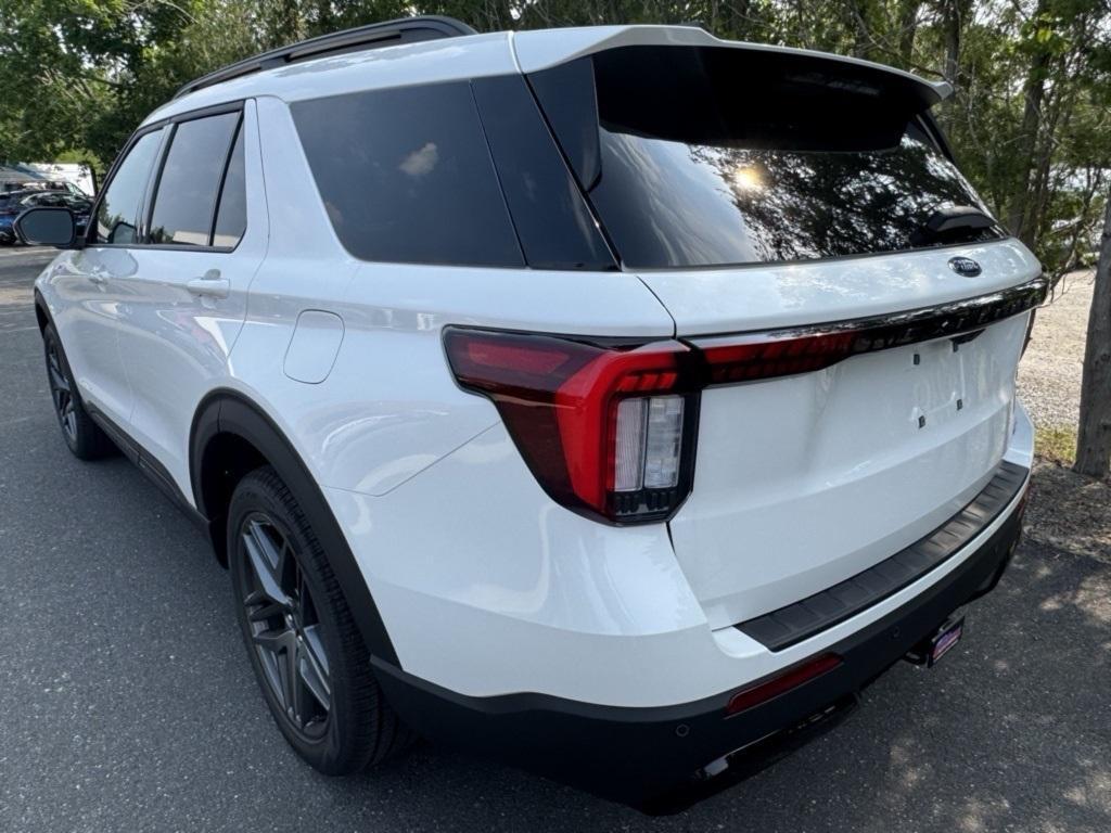 new 2025 Ford Explorer car