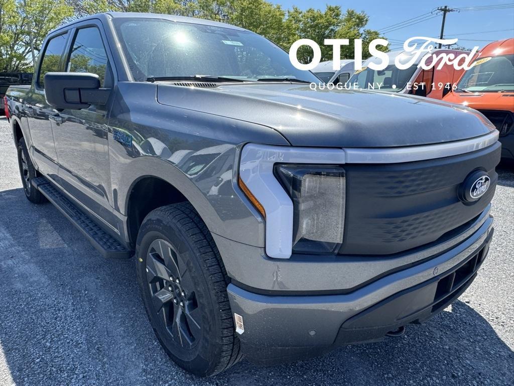 new 2025 Ford F-150 Lightning car