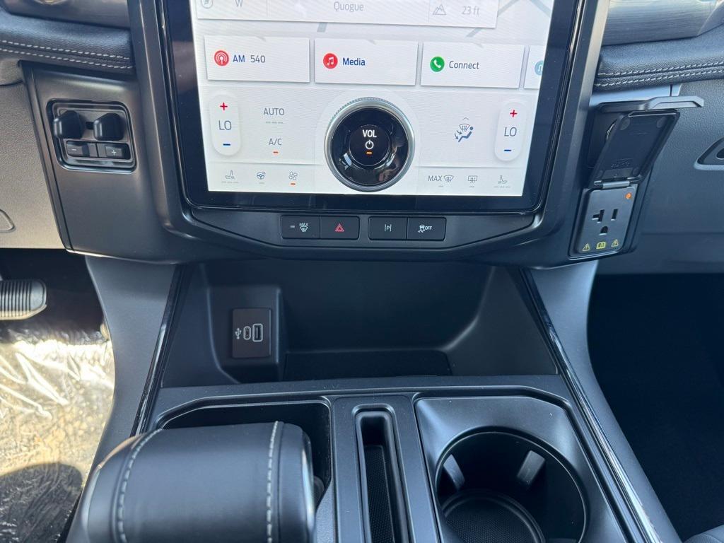 new 2025 Ford F-150 Lightning car