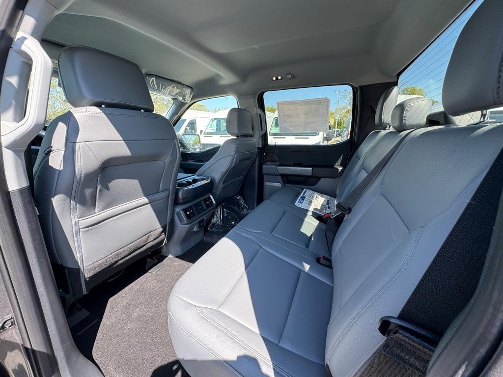 new 2025 Ford F-150 Lightning car