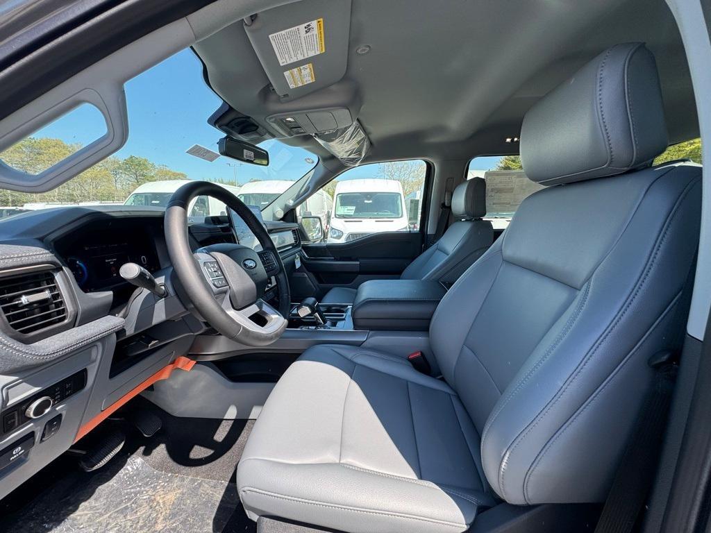 new 2025 Ford F-150 Lightning car