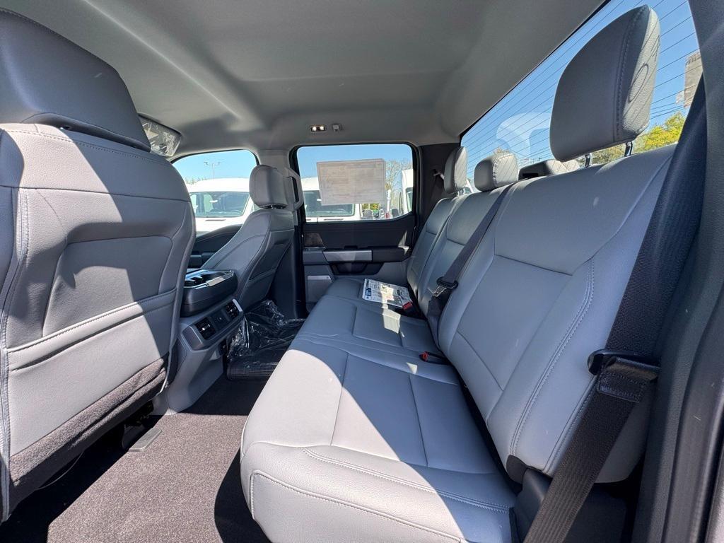 new 2025 Ford F-150 Lightning car