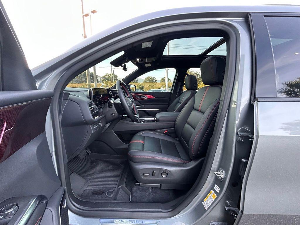 used 2024 Chevrolet Traverse car, priced at $44,171