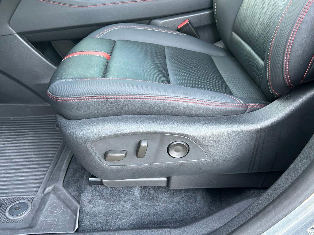 used 2024 Chevrolet Traverse car, priced at $44,171