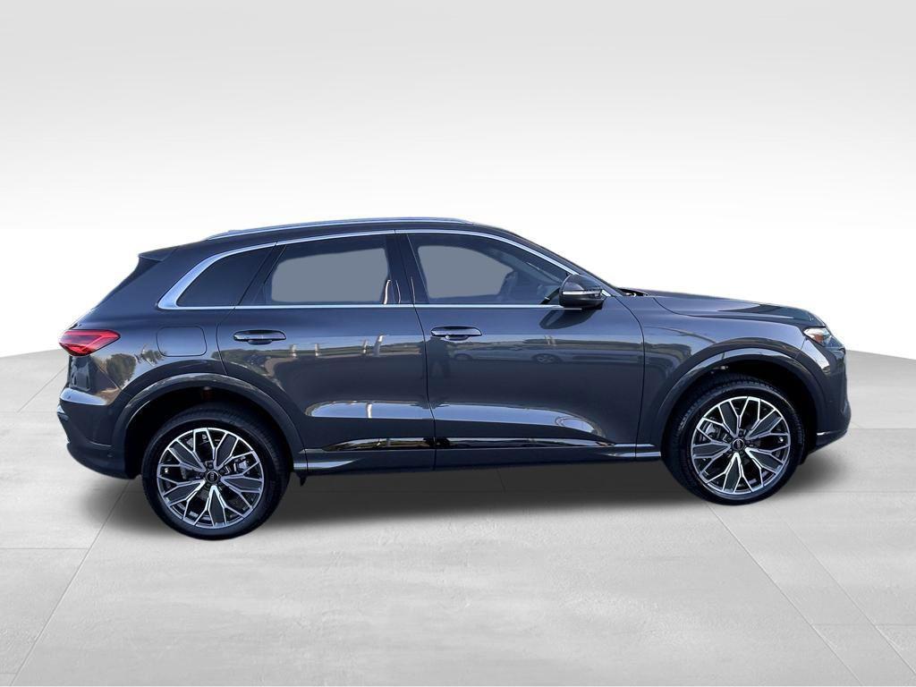 new 2025 Audi Q5 car, priced at $60,975