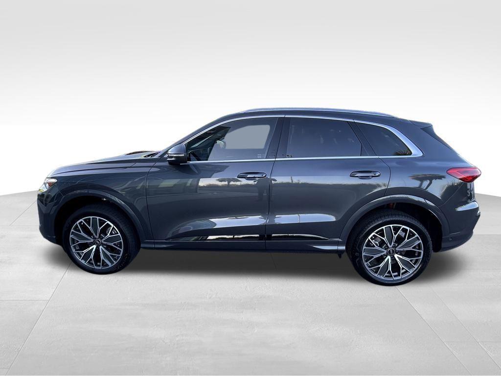 new 2025 Audi Q5 car, priced at $60,975