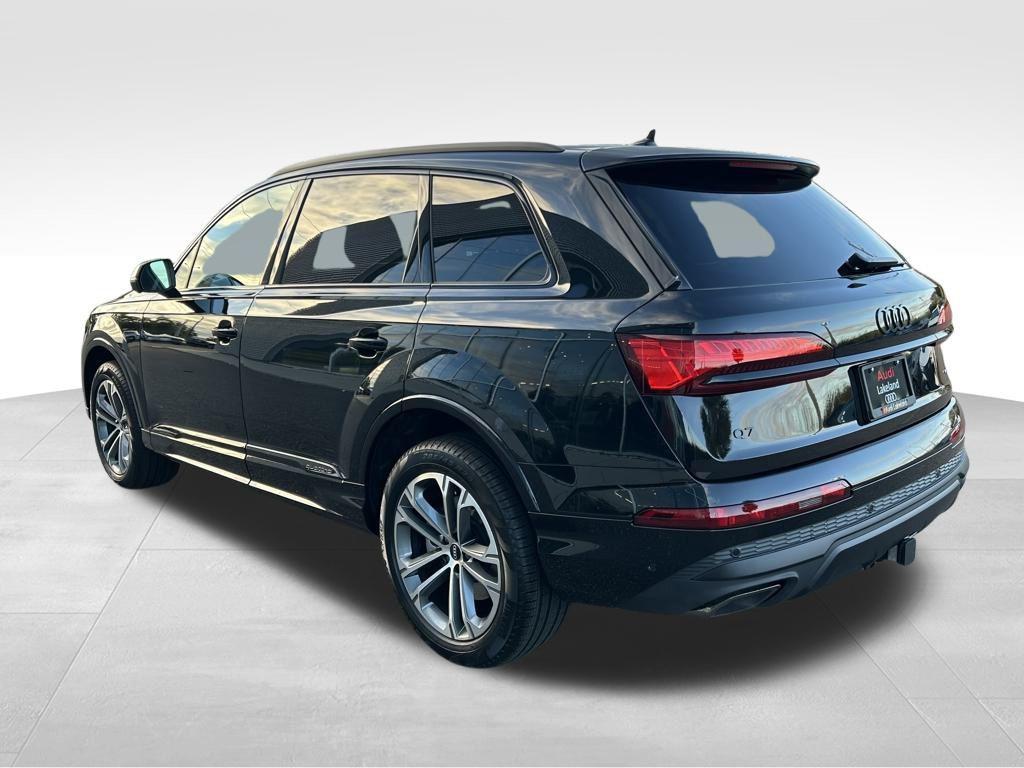 new 2026 Audi Q7 car, priced at $68,795