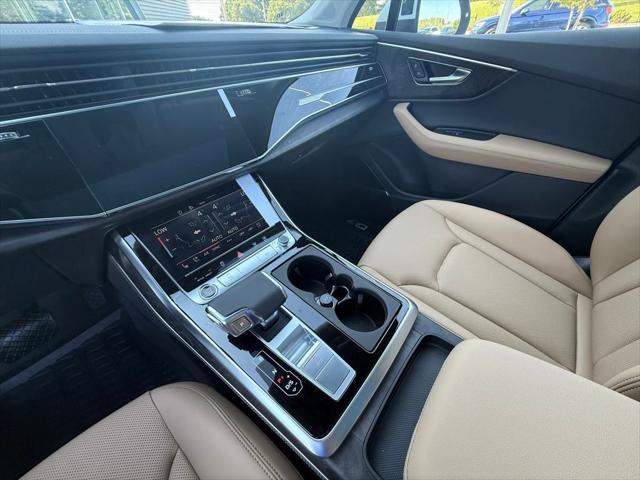 new 2025 Audi Q7 car, priced at $76,205