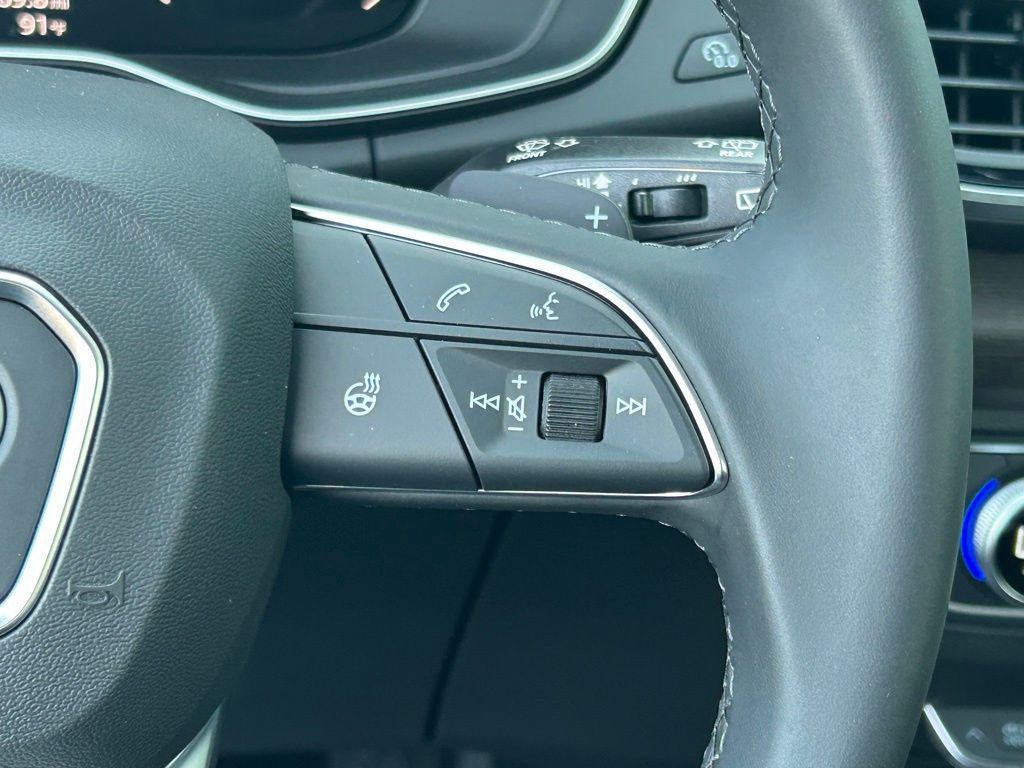 new 2025 Audi Q5 car, priced at $45,250