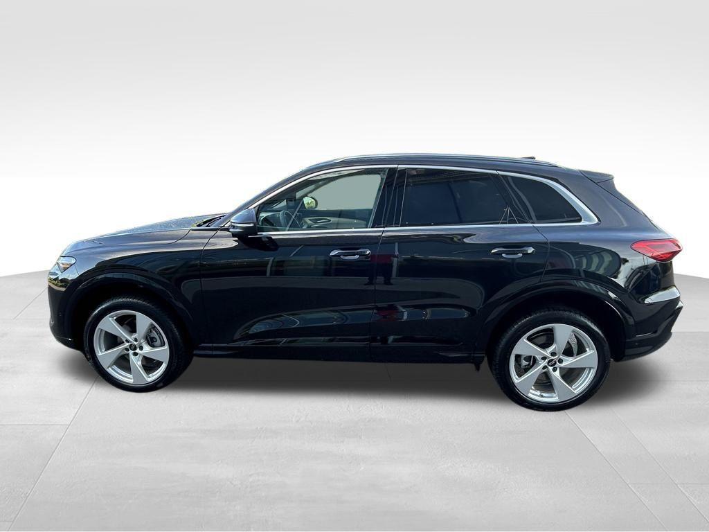 new 2025 Audi Q5 car, priced at $61,950