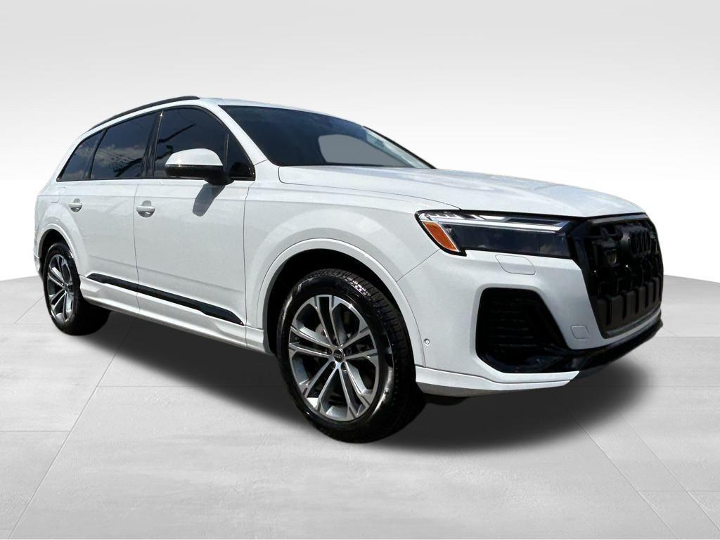 new 2025 Audi Q7 car, priced at $71,930