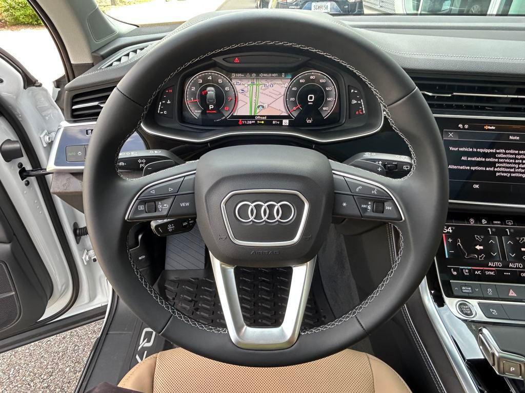 new 2025 Audi Q7 car, priced at $71,930